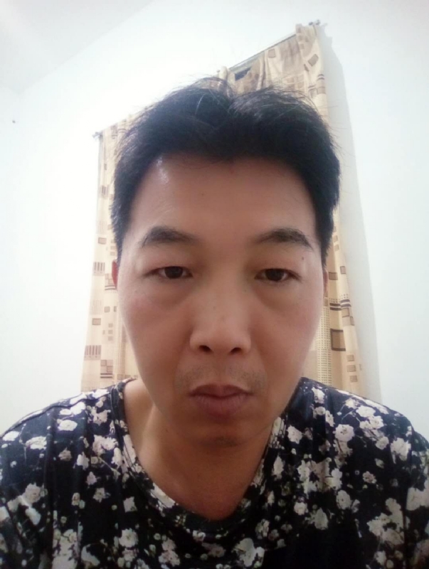 繁华哀伤的第一张照片--浦城婚介网