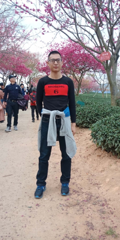 小梁的第二张照片--浦城婚介网
