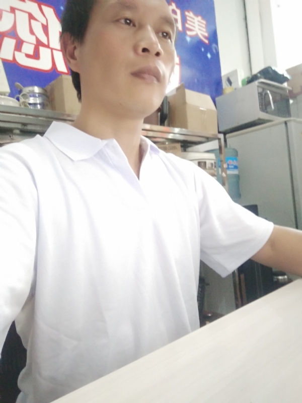 深蓝色的海的第一张照片--浦城婚介网