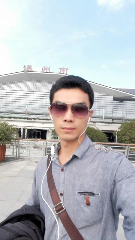 错把真心喂了狗的第三张照片--浦城婚介网