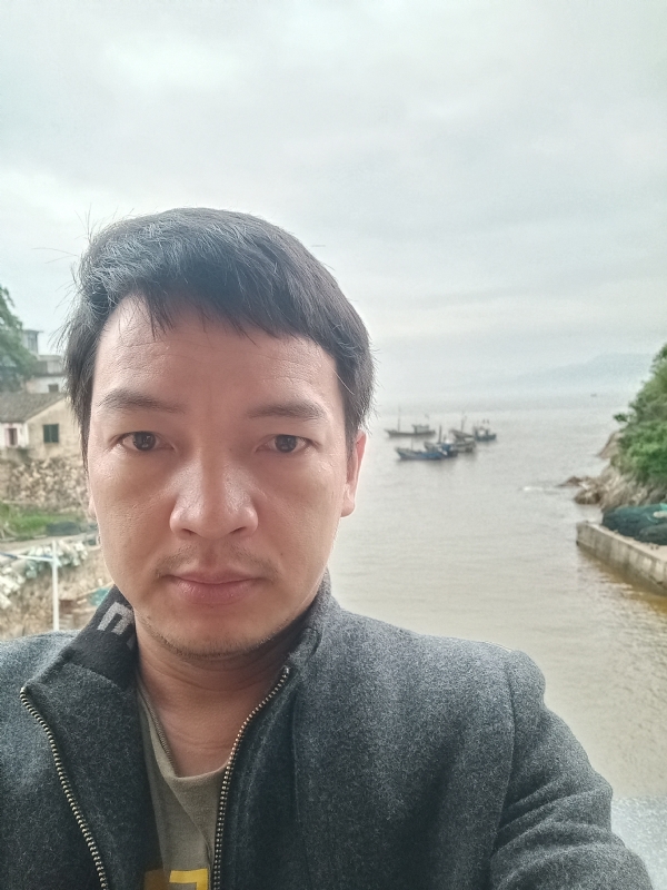 啊亮的第一张照片--浦城婚介网