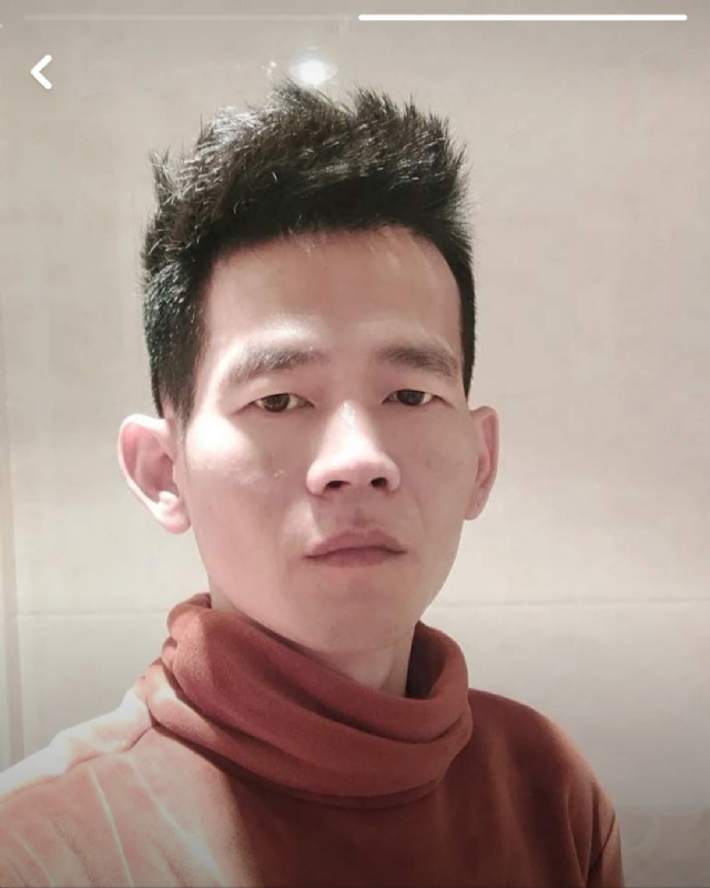 白了少年头的第一张照片--浦城婚介网