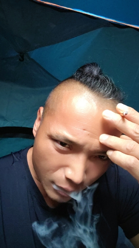 伯爵的第四张照片--浦城婚介网